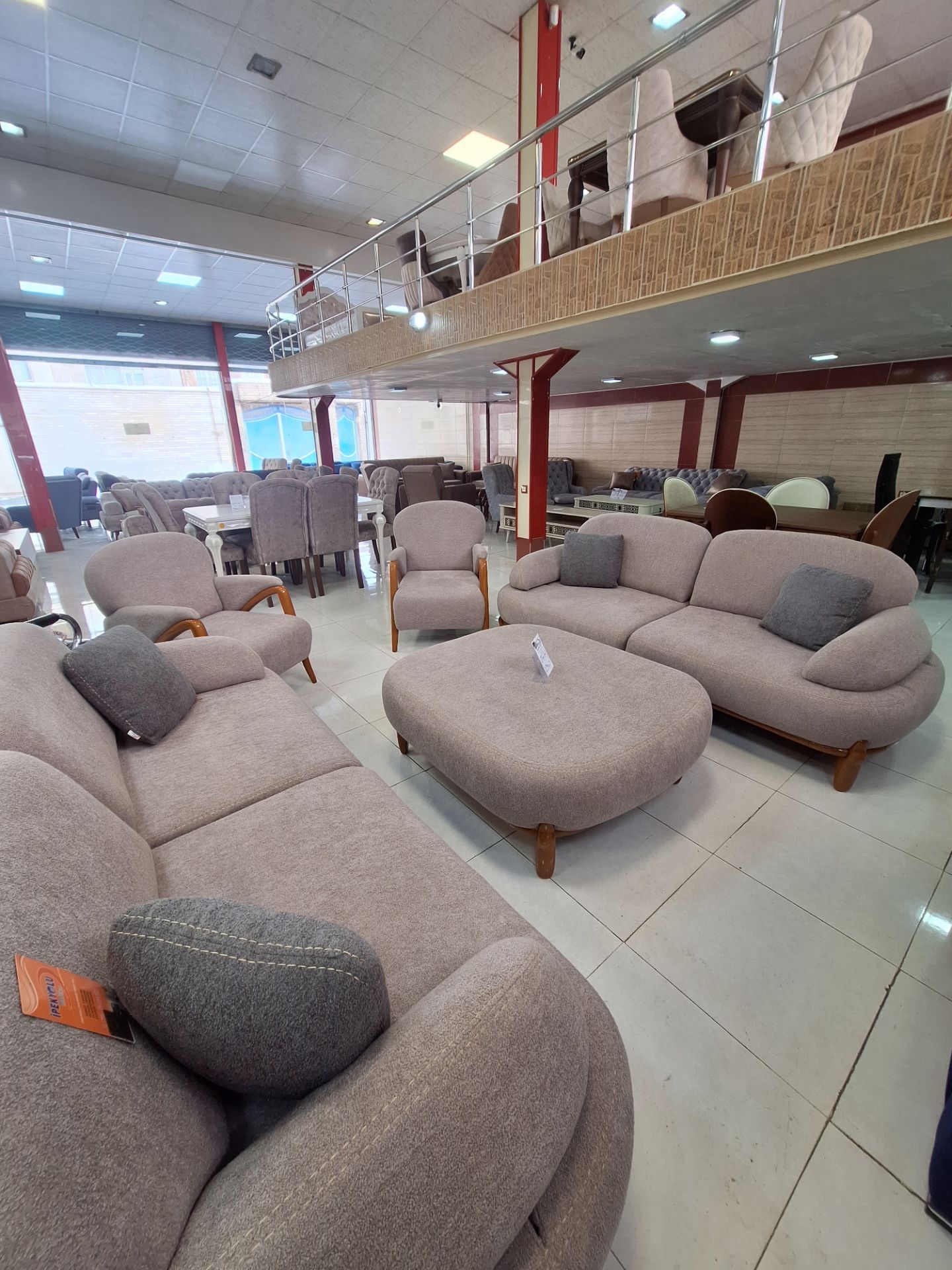 مینیمال 8 نفره